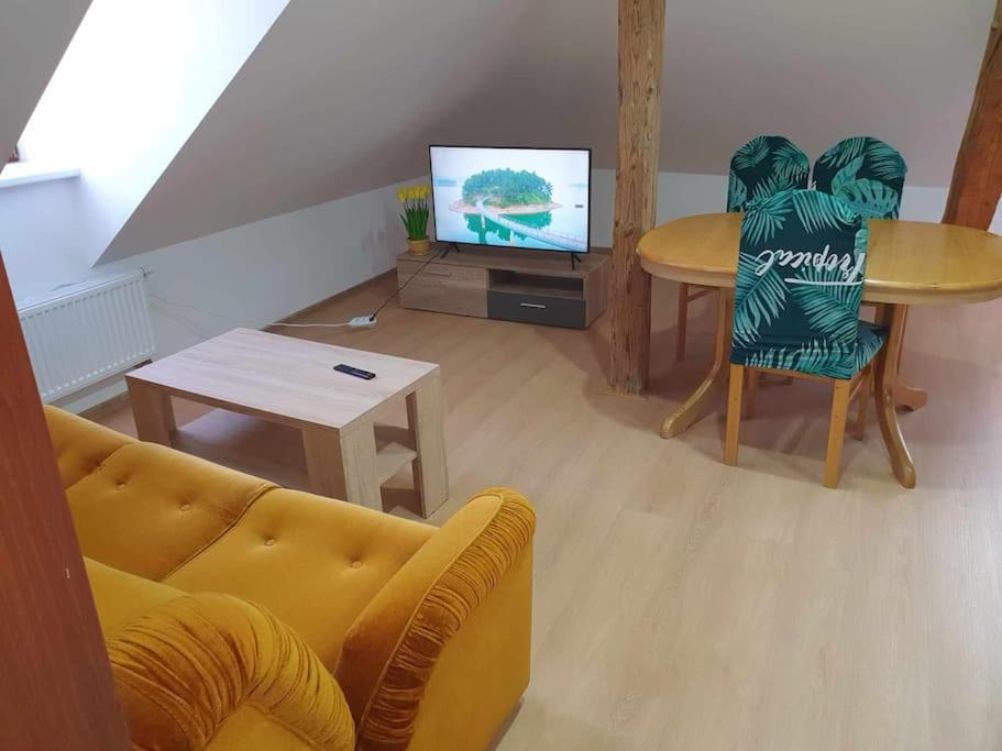 Apartment U Cerneho Orla Karlovy Vary Eksteriør billede